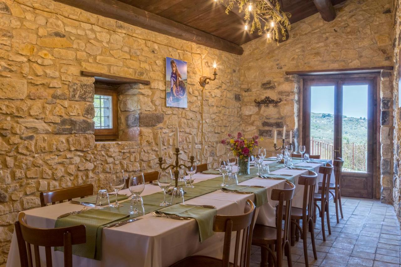 Masseria Fortificata Lo Zafferaneto Buccheri ภายนอก รูปภาพ