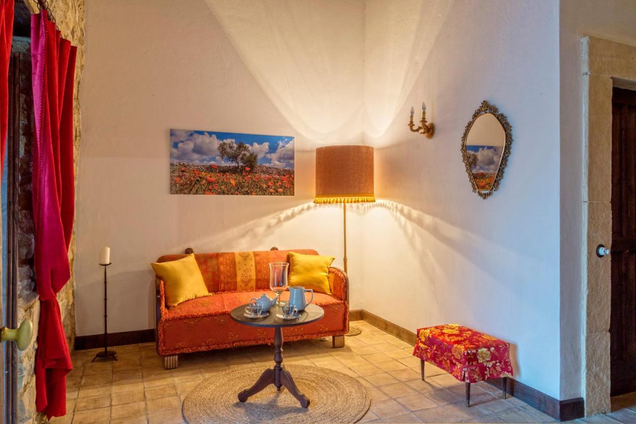 Masseria Fortificata Lo Zafferaneto Buccheri ภายนอก รูปภาพ