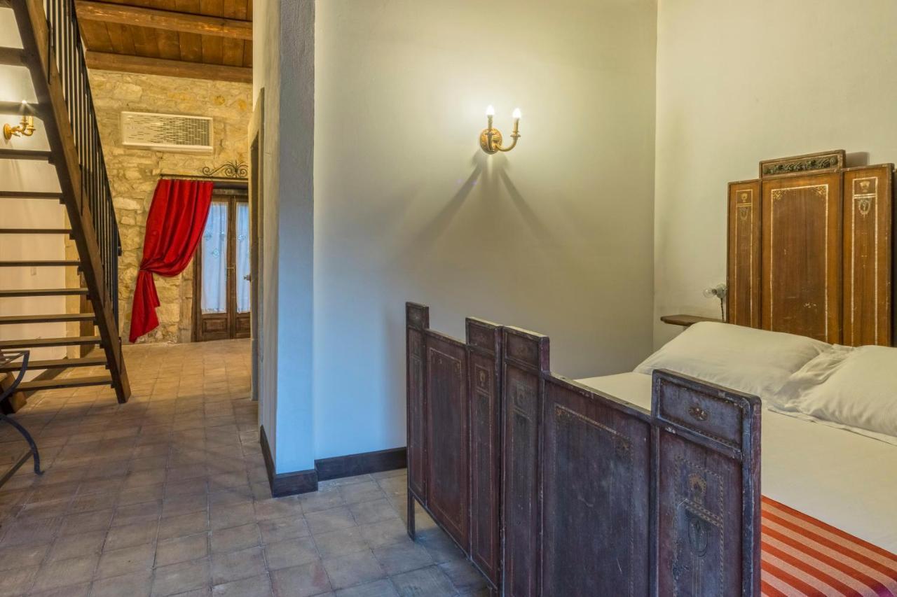 Masseria Fortificata Lo Zafferaneto Buccheri ภายนอก รูปภาพ