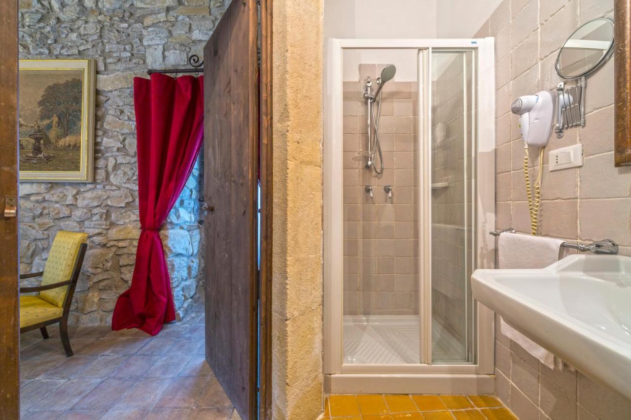 Masseria Fortificata Lo Zafferaneto Buccheri ภายนอก รูปภาพ