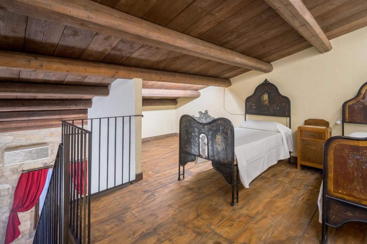 Masseria Fortificata Lo Zafferaneto Buccheri ภายนอก รูปภาพ